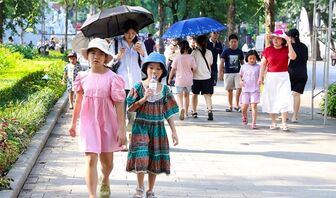 Thời tiết ngày 3/6: Bắc Bộ nắng nóng gay gắt, Nam Bộ mưa to