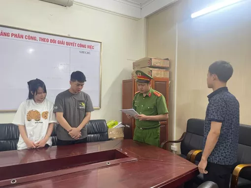 Hai chủ cửa hàng thời trang bị khởi tố