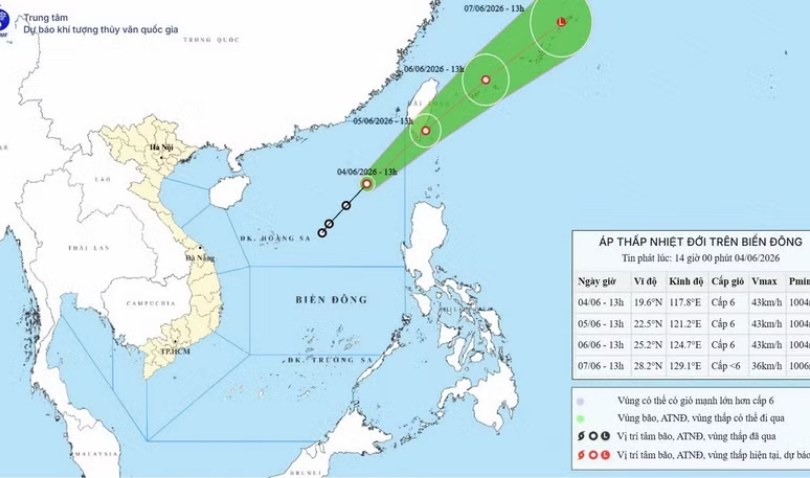 Áp thấp nhiệt đới cách đặc khu Hoàng Sa khoảng 650km