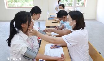 100% học sinh, sinh viên sẽ được khám sức khỏe ít nhất mỗi năm một lần