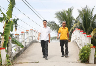 Khi người có uy tín đi trước, làm trước