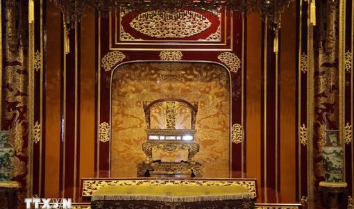 Bảo tồn tối đa yếu tố gốc khi phục chế Bảo vật quốc gia “Ngai vua triều Nguyễn”