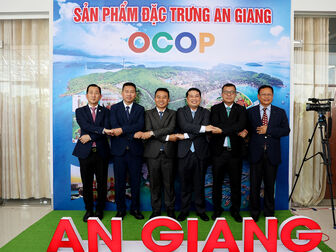 Kết nối giao thương vùng biên giới Việt Nam - Campuchia - Lào