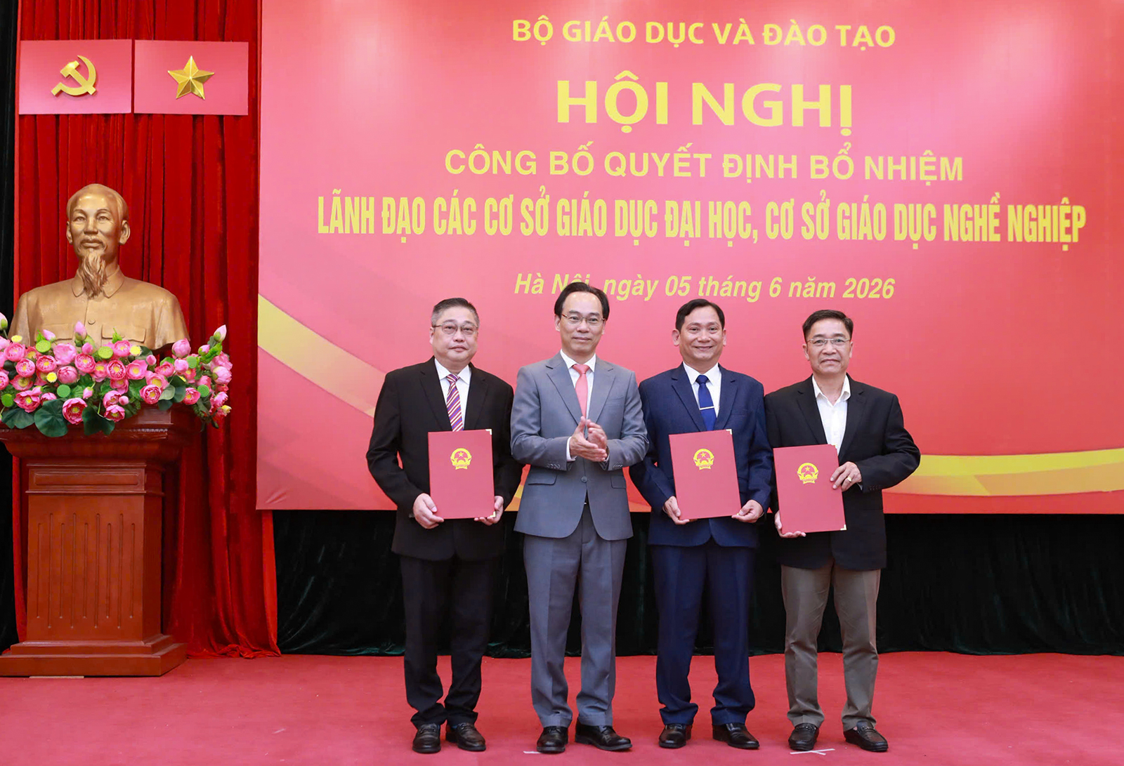 Tiến sĩ Nguyễn Hữu Thọ giữ chức Hiệu trưởng Trường Đại học Kiên Giang
