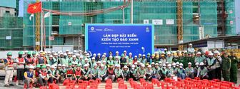 Gần 100 người tham gia làm sạch bãi biển Phú Quốc hưởng ứng ngày Môi trường thế giới