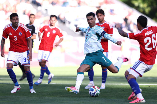 Bồ Đào Nha thắng Chile 2-1: Bruno Fernandes sút xa ngoạn mục
