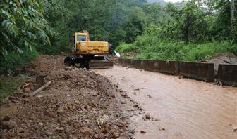 Lai Châu: Mưa lớn gây sạt lở, ách tắc giao thông cục bộ