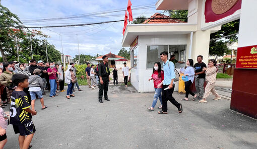Niềm vui ngày trở về
