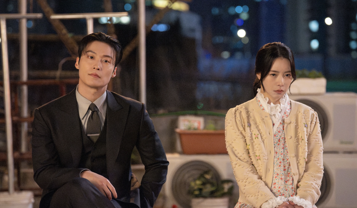 Thời trang của Lim Ji Yeon trong Kẻ thù hoàng gia của tôi có gì đặc biệt?