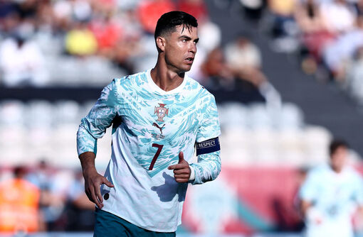 Tổng thống Bồ Đào Nha trao tín vật cho Ronaldo, ra lệnh vô địch World Cup 2026