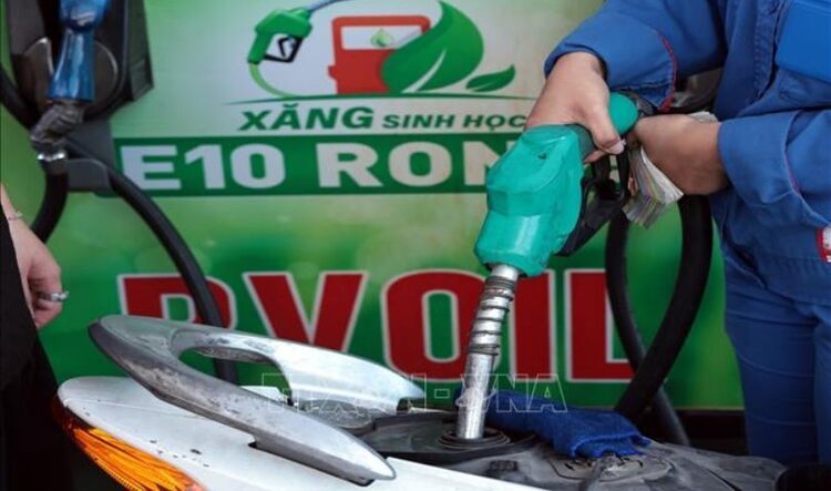 Sau 10 ngày triển khai trên toàn quốc: Sản lượng bán xăng E10 tăng dần