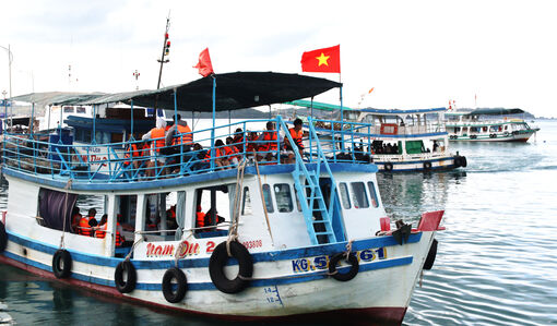Biển xanh mở lối sinh kế