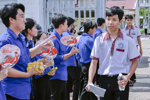 Thí sinh An Giang phấn khởi vì làm được bài thi môn Ngữ văn