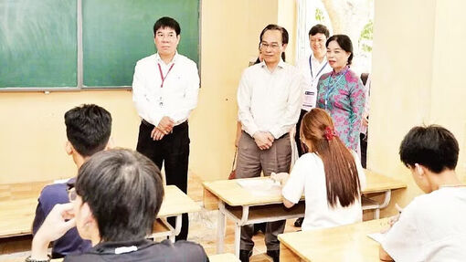 Thí sinh cả nước tham dự kỳ thi tốt nghiệp trung học phổ thông
