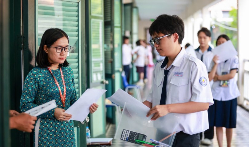 Thi tốt nghiệp THPT 2026 sáng nay: Môn tự chọn nào thí sinh đông nhất?