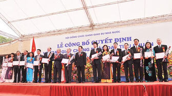 Giáo sư, phó giáo sư không còn là “danh vị” suốt đời