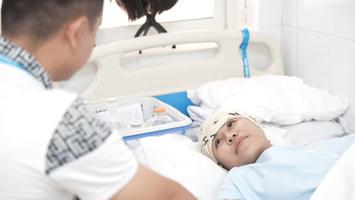 Người mẹ trẻ 27 tuổi chiến thắng ung thư nguyên bào nuôi nguy cơ cực cao sau gần 10 tháng điều trị
