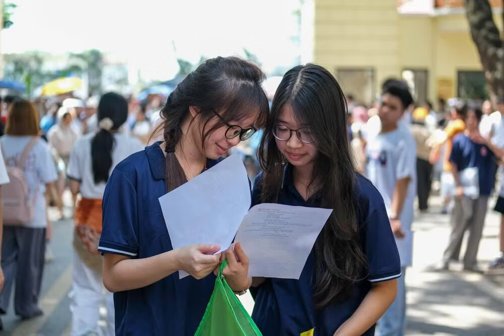 Điểm chuẩn vào lớp 10 Trường chuyên Khoa học Xã hội và Nhân văn