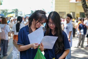Điểm chuẩn vào lớp 10 Trường chuyên Khoa học Xã hội và Nhân văn