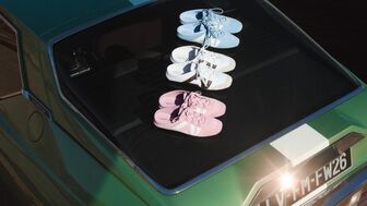 Giày sneaker nữ Louis Vuitton: Năng động và hiện đại