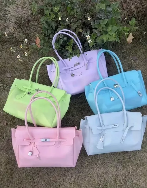 Chiếc túi thạch giống Hermès Birkin khiến giới trẻ phát cuồng