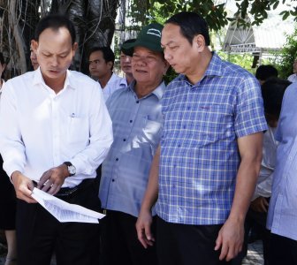 Phó Bí thư Tỉnh ủy An Giang Lâm Minh Thành khảo sát hạ tầng, giáo dục