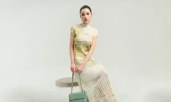 Cách phối đồ cuốn hút với chân váy dáng dài để đi làm, đi tiệc