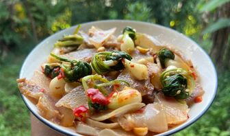 Ngoài bún bò, người từng sống ở Huế còn nhớ da diết món gân kiệu