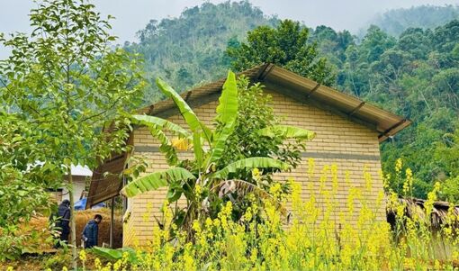 Gạch đất không nung, lời giải xanh cho bài toán nhà ở vùng cao