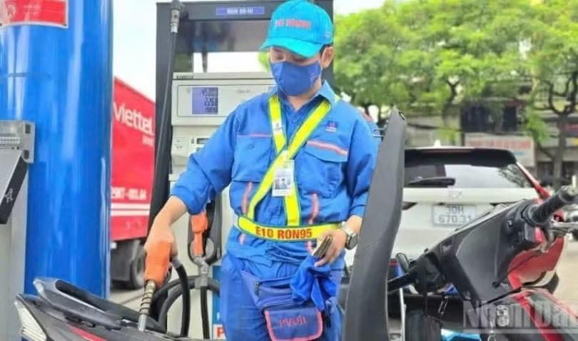 Bộ Tài chính rà soát chính sách thuế để khuyến khích sử dụng xăng E10