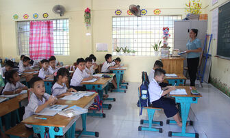 Giữ con chữ giữa trùng khơi