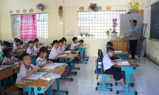Giữ con chữ giữa trùng khơi