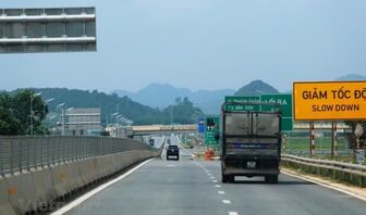 Bộ Xây dựng nhận diện khó khăn và bài học thi công 3.000km đường cao tốc
