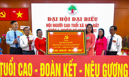 Bà Phạm Hồng Gái giữ chức Chủ tịch Hội Người cao tuổi xã Hòn Đất nhiệm kỳ 2026 - 2031