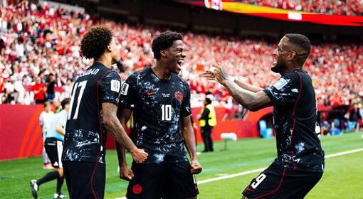 David lập hat-trick, Canada đè bẹp 9 người Qatar với tỷ số 6-0