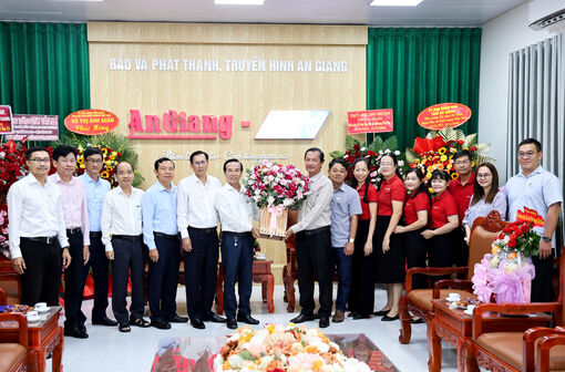 Doanh nghiệp chúc mừng Báo và Phát thanh - Truyền hình An Giang nhân kỷ niệm Ngày Báo chí cách mạng Việt Nam