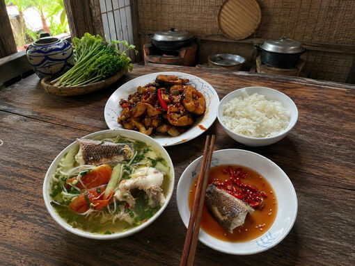 Mâm cơm giữ lửa nhà