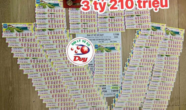Đại lý Vĩnh Long đổi thưởng 107 vé trúng hơn 3,2 tỉ đồng xổ số miền Nam