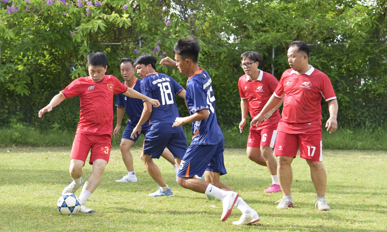 Báo và Phát thanh - Truyền hình An Giang giao lưu bóng đá chào mừng 101 năm Ngày Báo chí cách mạng Việt Nam