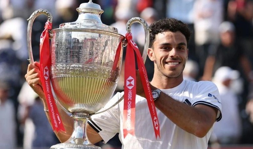 Cerundolo vô địch Queen's Club, Tiafoe lên ngôi ở Halle Open