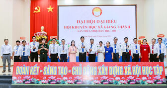 Ông Huỳnh Văn Kỳ giữ chức Chủ tịch Hội Khuyến học xã Giang Thành