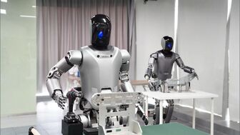 Siêu nhà máy robot của Trung Quốc đi vào hoạt động