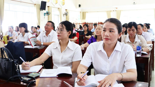 Bồi dưỡng chuyên đề giáo dục đạo đức cách mạng trong thời kỳ mới cho 94 cán bộ, đảng viên