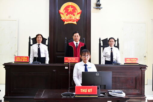 Mang tiếng nói của Nhân dân vào phòng nghị án