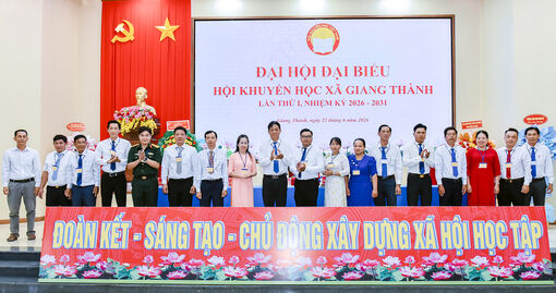 Ông Huỳnh Văn Kỳ giữ chức Chủ tịch Hội Khuyến học xã Giang Thành