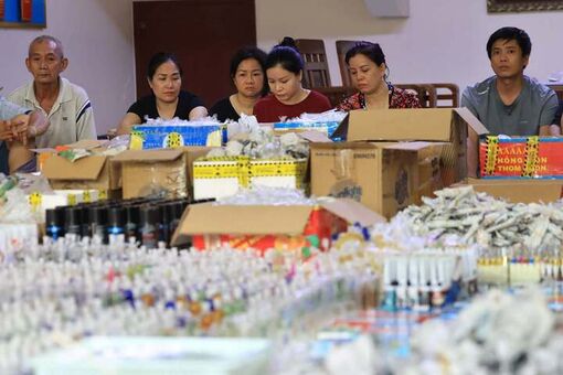 Từ 10 nỏ thuỷ tinh, công an triệt phá đường dây sản xuất dụng cụ dùng ma túy lớn