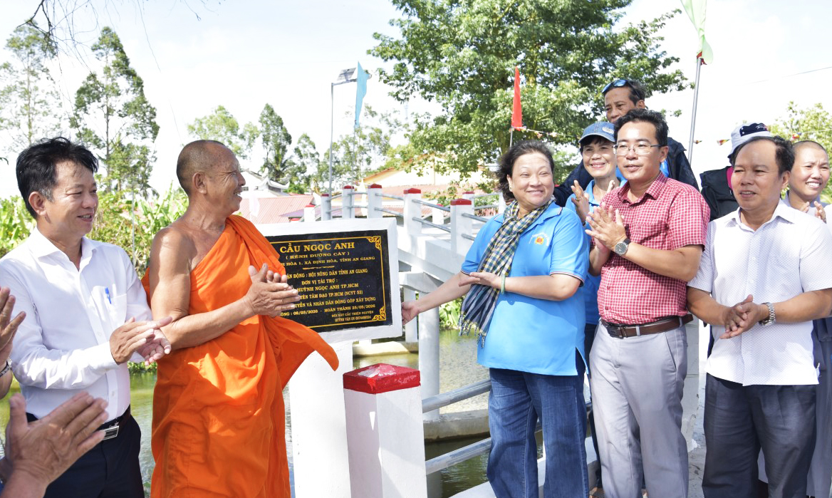 Khánh thành cầu Kênh Đường Cày tại xã Định Hòa
