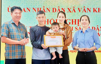 Khen thưởng khuyến khích sinh con sẽ thay đổi từ ngày 1/7/2026