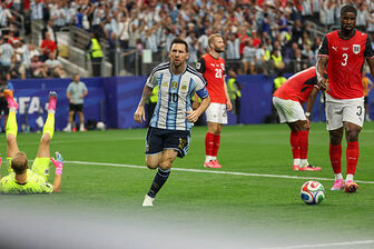 Messi lập kỷ lục 18 bàn tại World Cup giúp Argentina hạ Áo