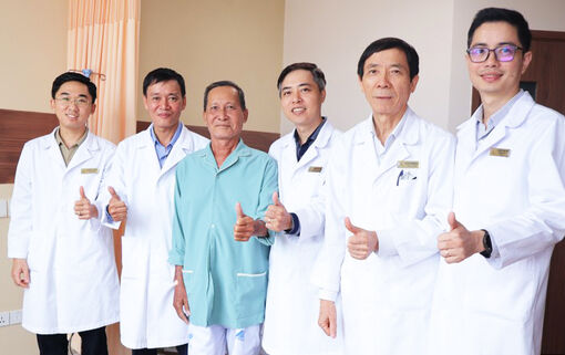 Bị ung thư xâm lấn bàng quang, người đàn ông 61 tuổi thoát cửa tử nhờ chiến lược điều trị khác thường